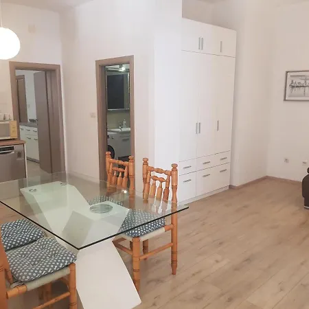 Antonija I Mateo, In The Center Of Apartman Split