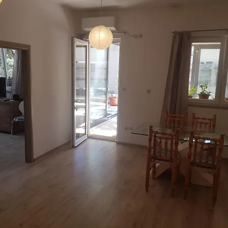 Antonija I Mateo, In The Center Of Apartman *