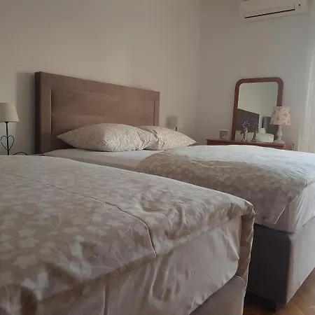 Antonija I Mateo, In The Center Of Apartman