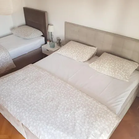 Antonija I Mateo, In The Center Of Apartman