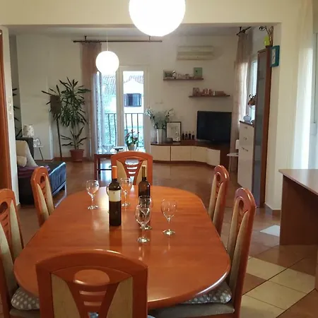 Apartman Antonija I Mateo, In The Center Of