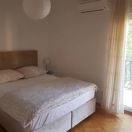 Antonija I Mateo, In The Center Of