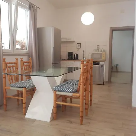 Antonija I Mateo, In The Center Of *