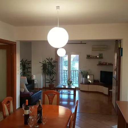 Antonija I Mateo, In The Center Of Apartment