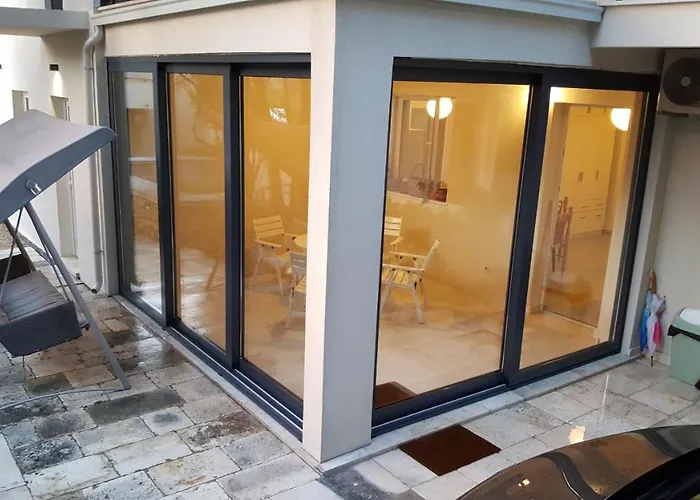 Antonija I Mateo, In The Center Of