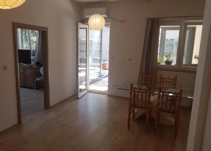 Antonija I Mateo, In The Center Of 公寓 *