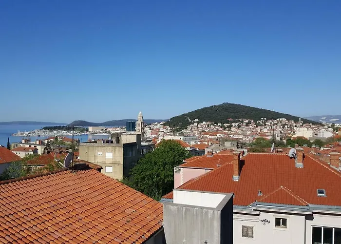 Antonija I Mateo, In The Center Of Apartment