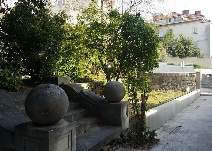 Antonija I Mateo, In The Center Of 斯普利特