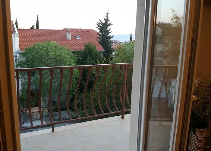 Antonija I Mateo, In The Center Of Apartment