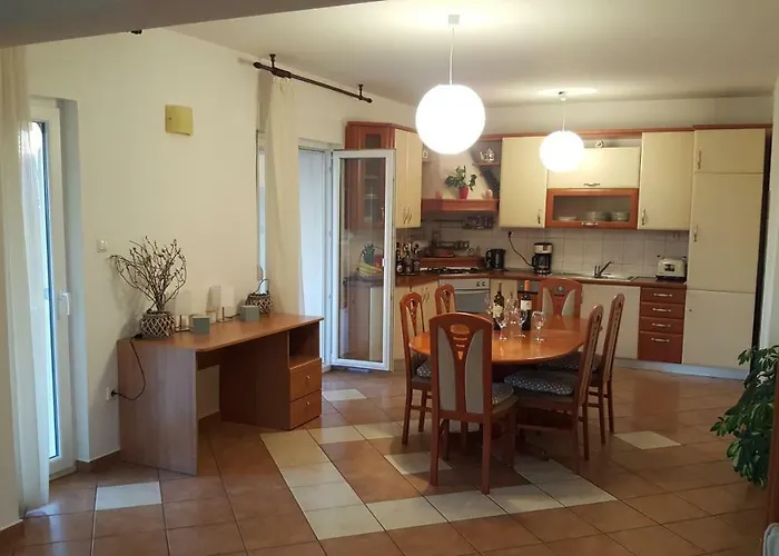 Antonija I Mateo, In The Center Of Apartment