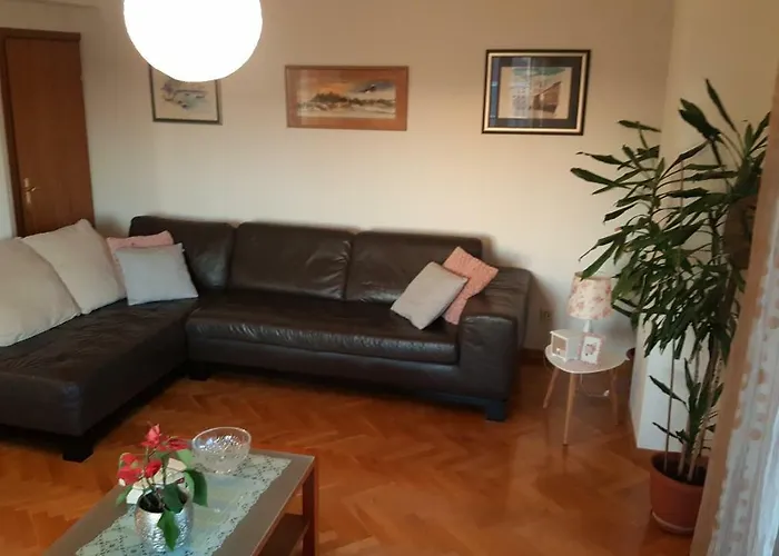 Antonija I Mateo, In The Center Of 公寓