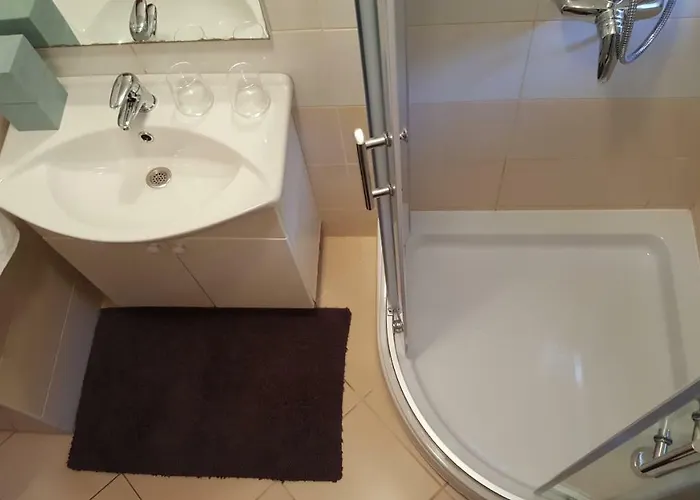 Antonija I Mateo, In The Center Of *