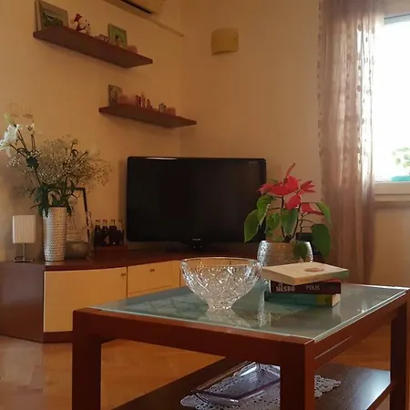 Antonija I Mateo, In The Center Of Apartmán Split