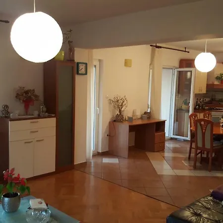 Antonija I Mateo, In The Center Of Apartmán Split